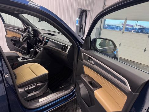 Used 2022 Volkswagen Atlas Cross Sport SE image 13