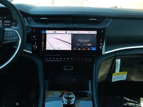 New 2026 Jeep Grand Cherokee Limited image 24