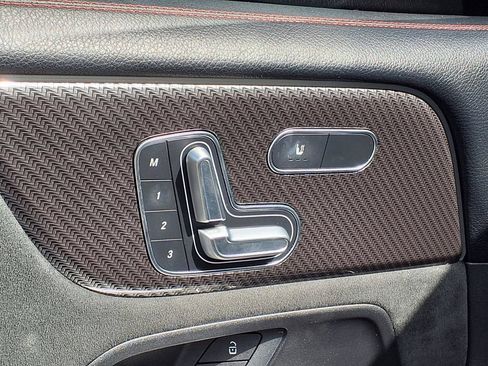 Used 2024 Mercedes-Benz GLB 250 image 26