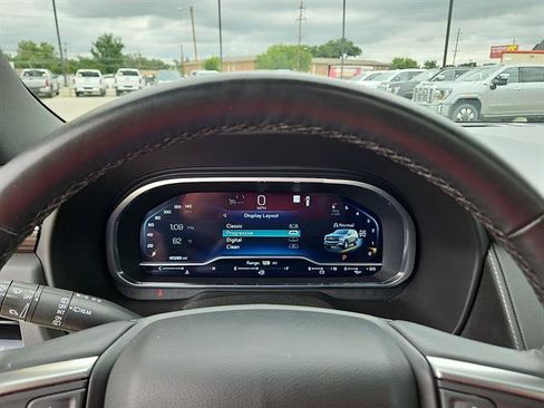 Used 2023 Chevrolet Tahoe Z71 w/ Z71 Off-Road Package AWD/4WD image 14