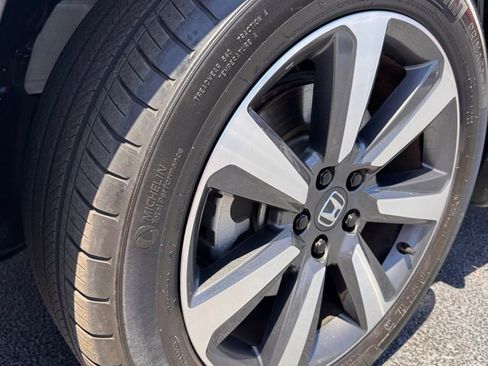 Used 2023 Honda Pilot Touring image 33