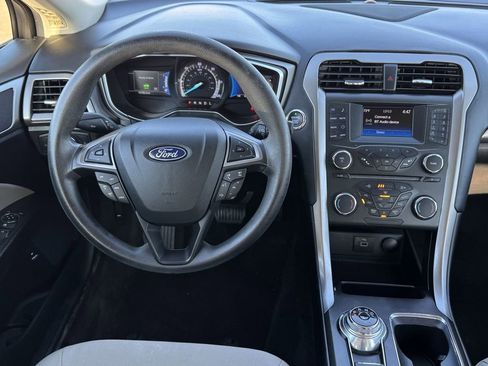 Used 2018 Ford Fusion S image 12