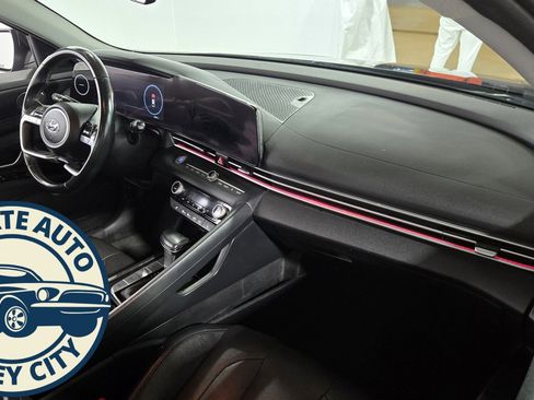 Used 2023 Hyundai Elantra Limited w/ Preferred Accessory Package image 32