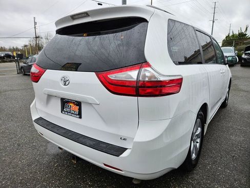 Used 2016 Toyota Sienna LE image 14