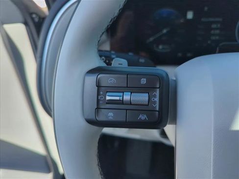Used 2026 Hyundai Palisade Calligraphy FWD image 12