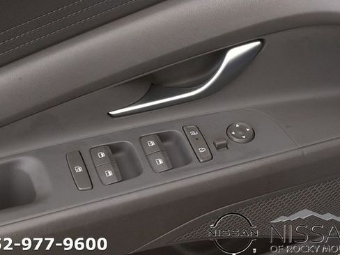 Used 2024 Hyundai Elantra SEL FWD image 10