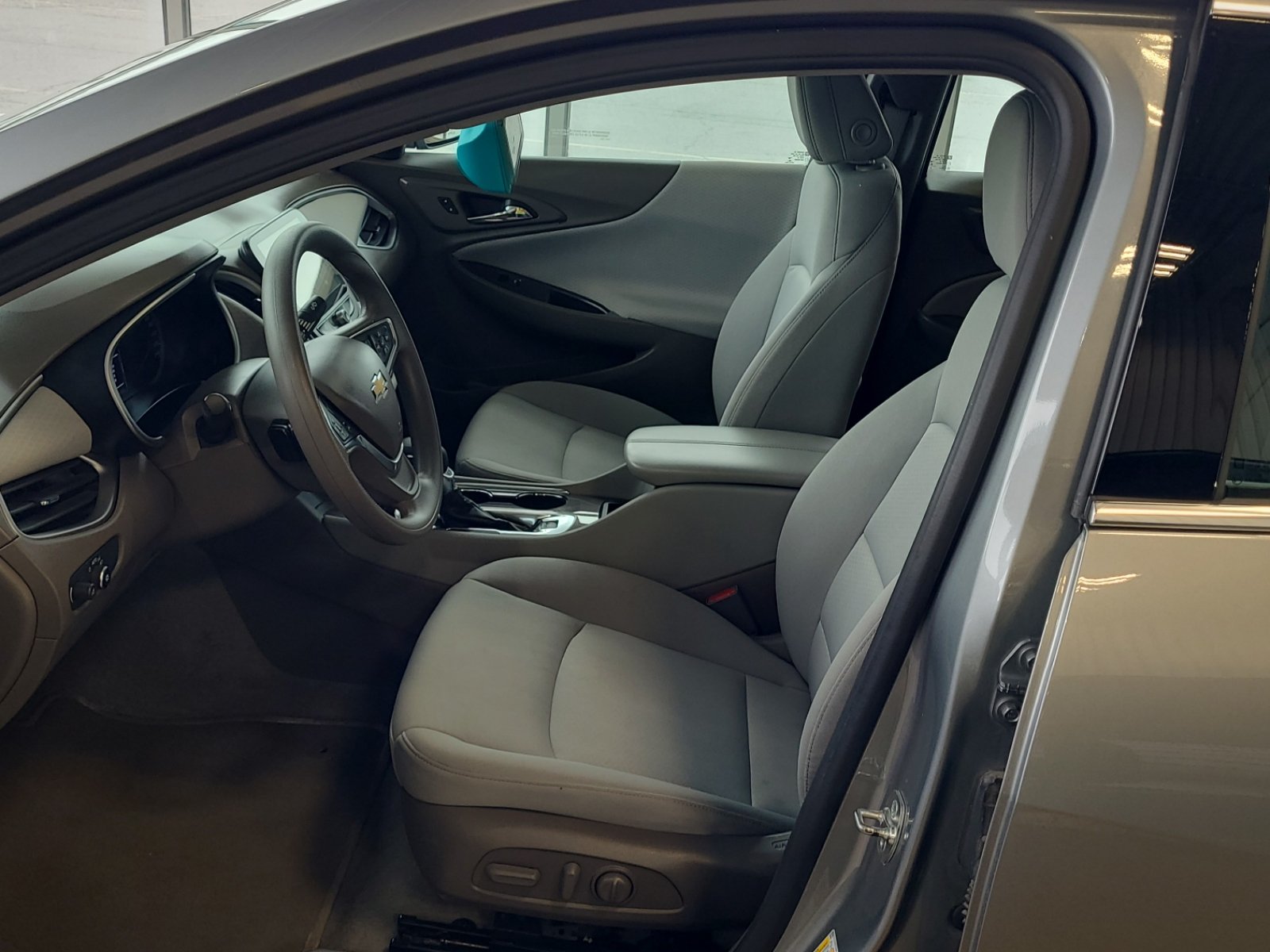Used 2025 Chevrolet Malibu LT FWD image 7