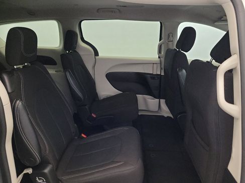 Used 2023 Chrysler Voyager LX FWD image 19
