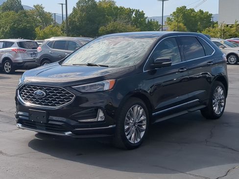 Used 2021 Ford Edge Titanium w/ Equipment Group 301A AWD/4WD image 10