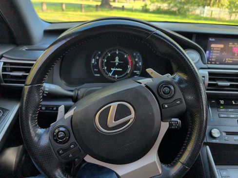 Used 2016 Lexus IS 200t w/ F Sport Package RWD image 13