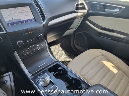 Used 2020 Ford Edge SEL image 26