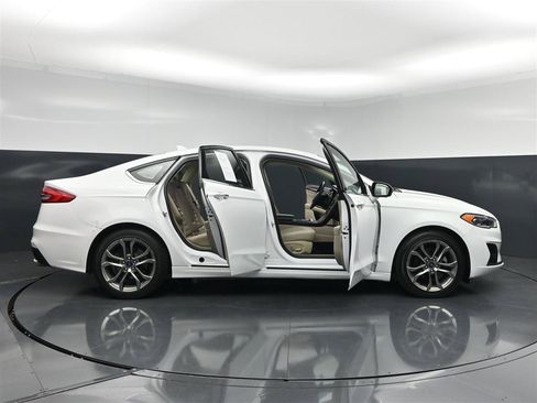 Used 2020 Ford Fusion SEL FWD image 31
