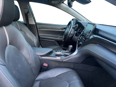 Used 2022 Toyota Camry XSE w/ Navigation Package image 15