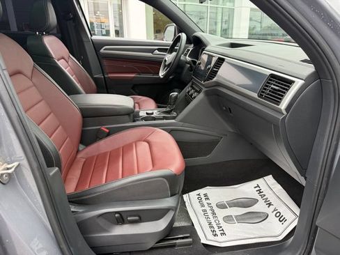 Used 2023 Volkswagen Atlas Cross Sport SEL Premium R-Line AWD/4WD image 25
