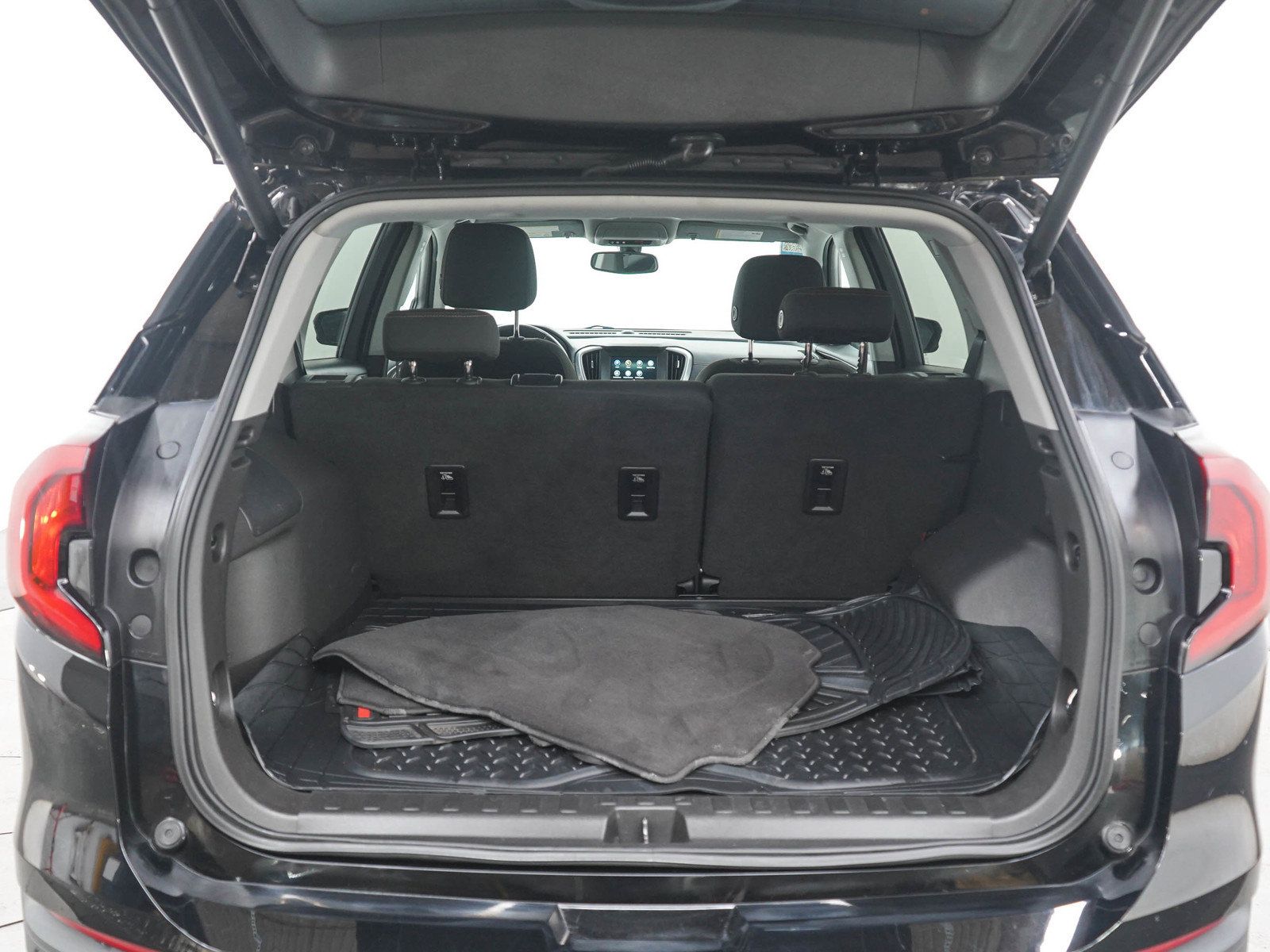 Used 2018 GMC Terrain SLE w/ Driver Convenience Package AWD/4WD image 16