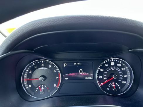 Used 2024 Kia Forte LXS w/ LXS Technology Package FWD image 12