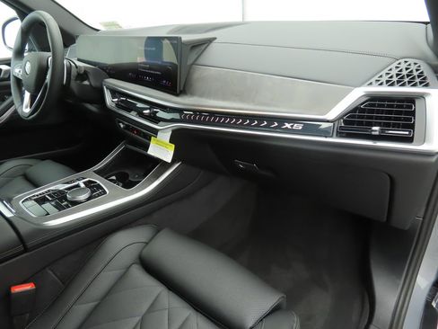 Used 2026 BMW X5 sDrive40i w/ Parking Assistance Package image 18
