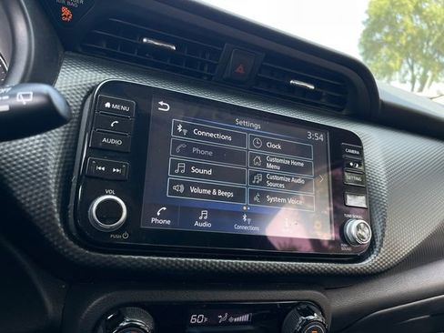 Used 2022 Nissan Kicks SV image 14