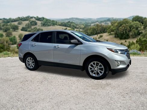 Used 2020 Chevrolet Equinox LS w/ LS Convenience Package FWD image 12