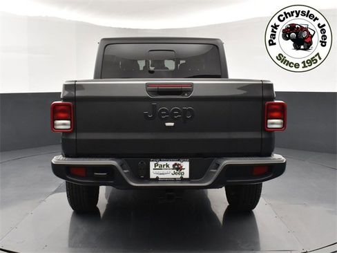 New 2025 Jeep Gladiator Sport image 5