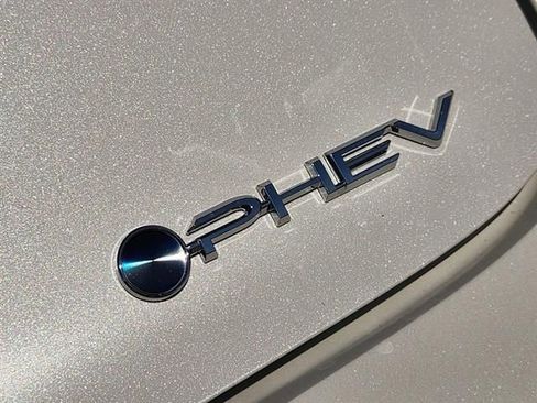 New 2026 Toyota Prius SE image 8