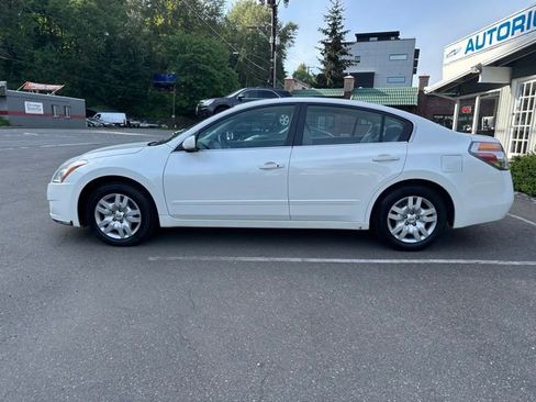 Used 2010 Nissan Altima 2.5 S FWD image 8