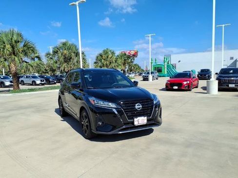 Certified 2024 Nissan Kicks SR w/ SR Premium Package FWD image 7