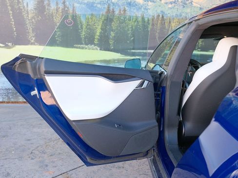 Used 2018 Tesla Model S 75D image 32