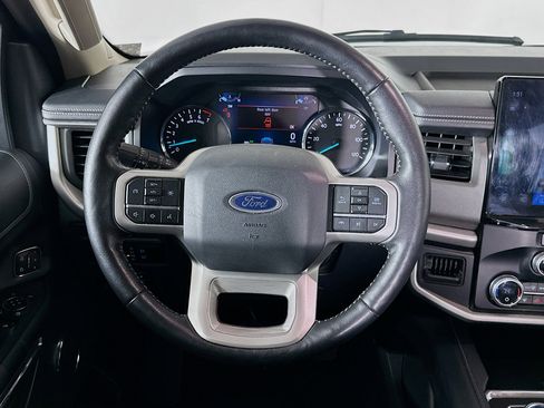 Used 2024 Ford Expedition Max XLT image 17