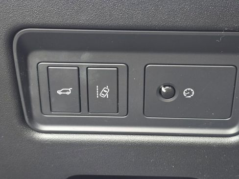 Used 2018 Land Rover Discovery HSE AWD/4WD image 23