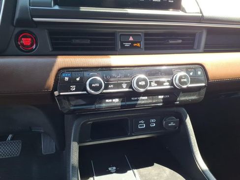 Used 2024 Honda Pilot Elite image 18