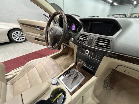 Used 2011 Mercedes-Benz E 550 E 550 w/ Premium 2 Pkg image 39
