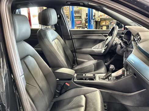 Used 2024 Audi Q3 2.0T Premium image 31