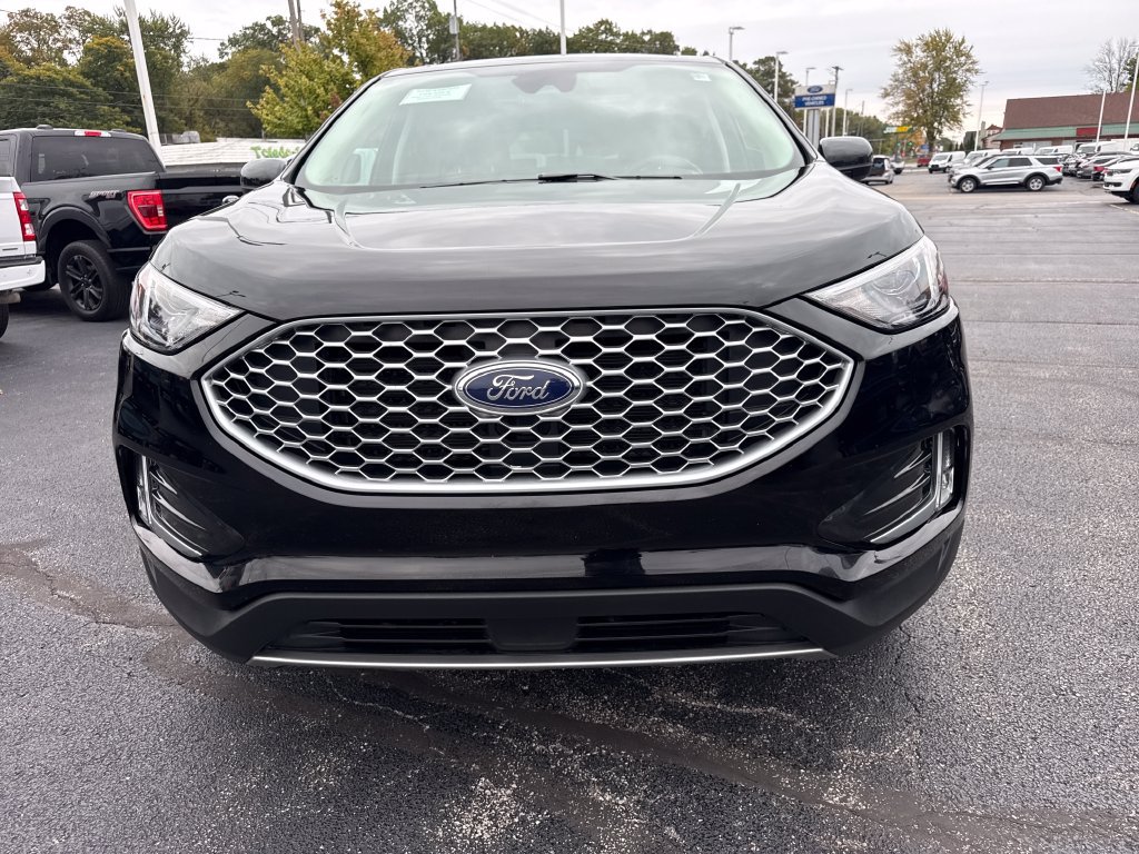 Used 2024 Ford Edge SEL w/ Convenience Package AWD/4WD image 3