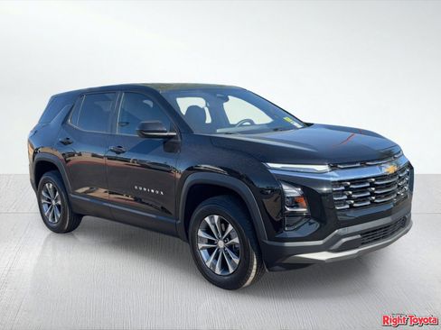 Used 2026 Chevrolet Equinox LT FWD image 7