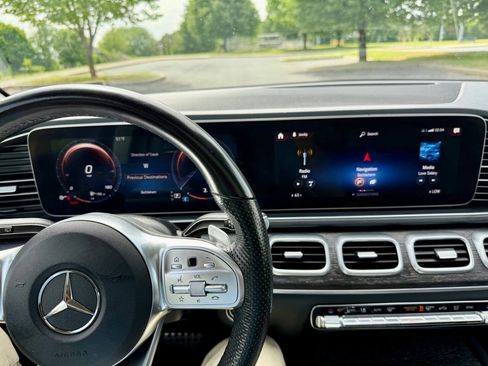 Used 2022 Mercedes-Benz GLE 350 4MATIC w/ AMG Line Exterior image 30