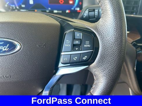 Used 2022 Ford Explorer King Ranch image 40