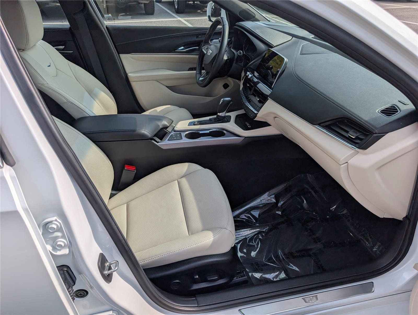 Used 2023 Cadillac CT4 Premium Luxury RWD image 10