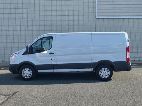 Used 2015 Ford Transit 150 130 Low Roof w/ Exterior Upgrade Package RWD image 4