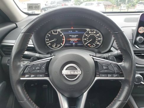 Used 2024 Nissan Altima 2.5 SR FWD image 23