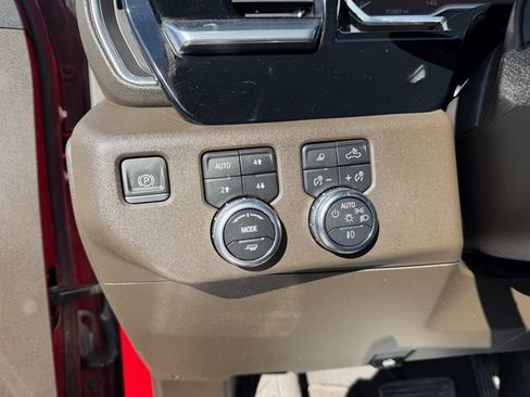 Used 2023 GMC Sierra 1500 SLT w/ SLT Premium Plus Package AWD/4WD image 17