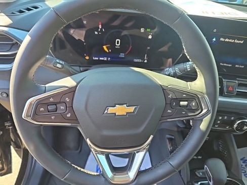 Used 2024 Chevrolet TrailBlazer LT w/ Convenience Package AWD/4WD image 11