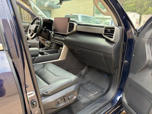 Used 2024 Toyota Tundra Limited AWD/4WD image 31