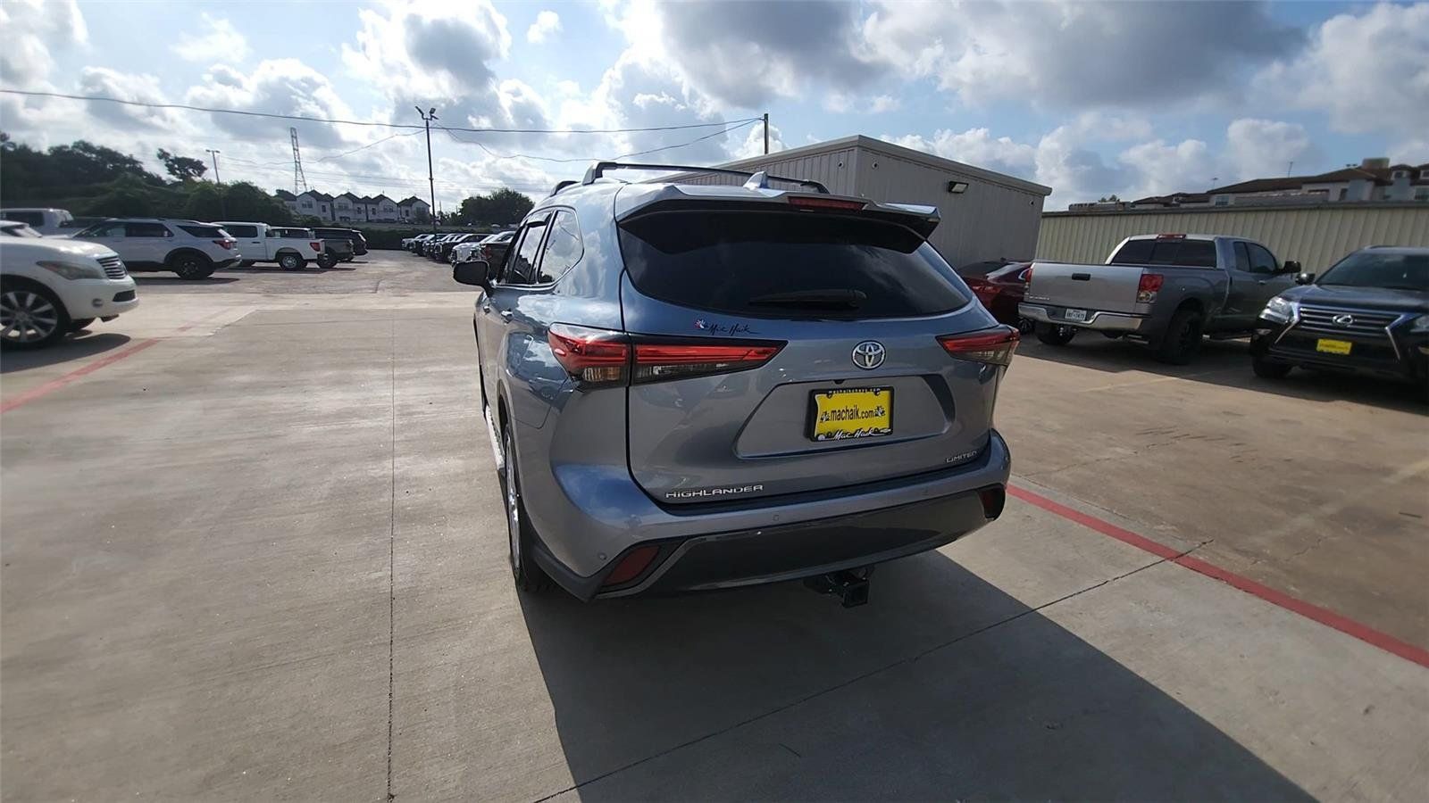 Used 2021 Toyota Highlander Limited FWD image 7