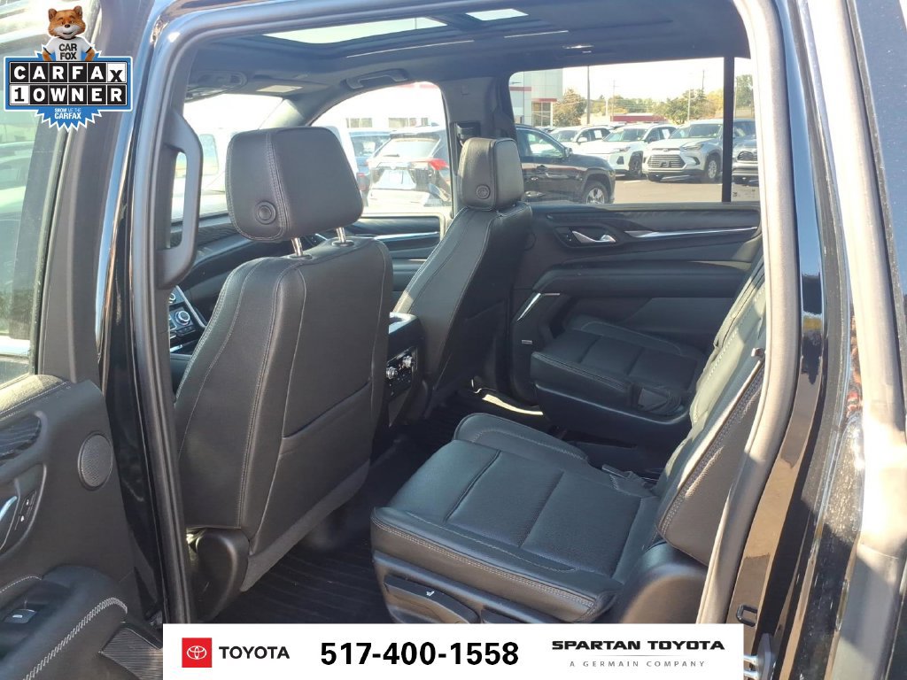Used 2022 GMC Yukon XL Denali w/ Advanced Technology Package AWD/4WD image 12