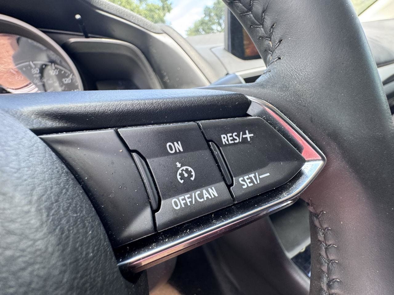 Used 2018 MAZDA MAZDA3 Touring FWD image 25