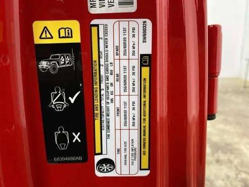 Used 2025 Jeep Wrangler Unlimited Sahara w/ Safety Group image 96