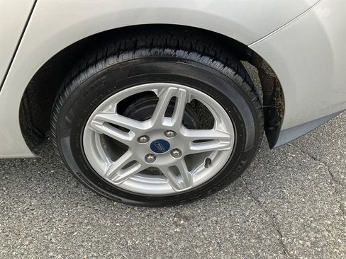 Used 2019 Ford Fiesta SE image 9