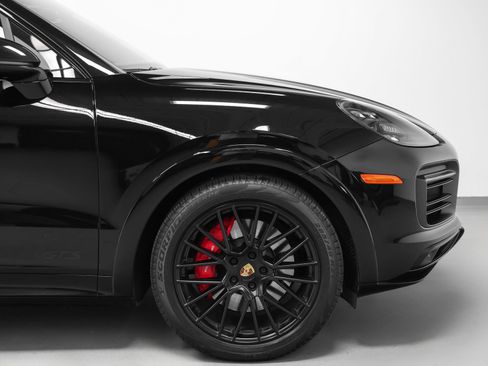 Certified 2021 Porsche Cayenne GTS AWD/4WD image 15
