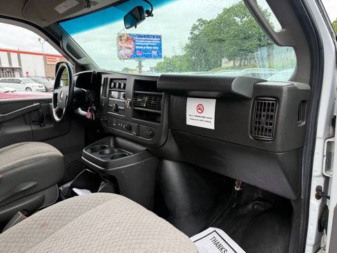 Used 2020 Chevrolet Express 3500 Extended w/ Driver Convenience Package RWD image 22